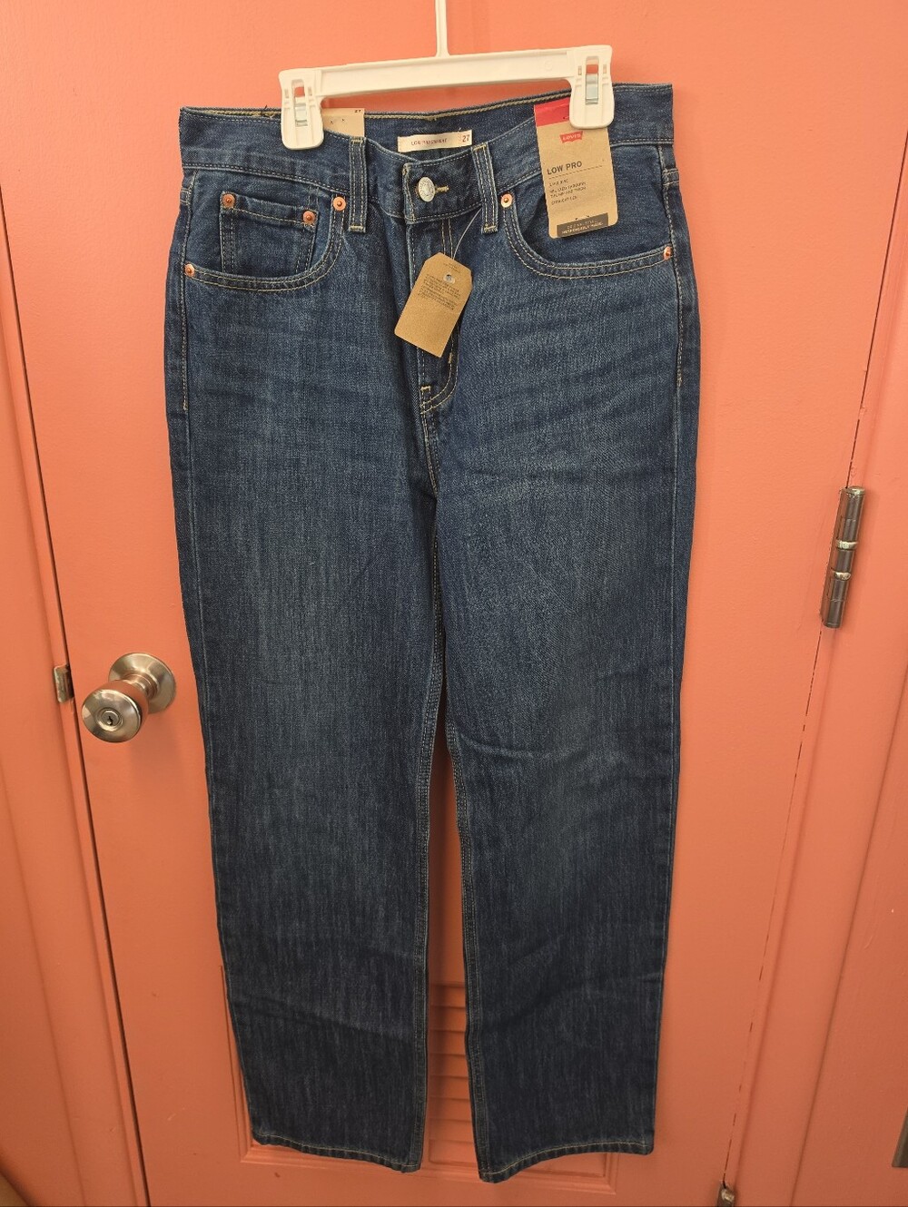 NWT Levi's Women's Size 27 Low Pro Straight Leg Mid Rise Denim Blue Jeans